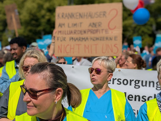 IKB-Mitarbeitende bei Kundgebung