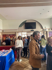 Auf dem Rheumatologie-Symposium gab es ausreichend Zeit für Networking Auf dem Rheumatologie-Symposium gab es ausreichend Zeit für Networking