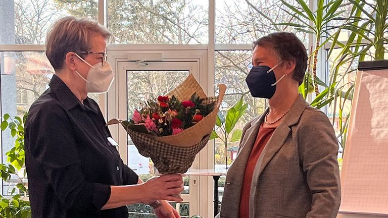 Diakonie Hospiz Wannsee - Nachricht - Förderverein wählt neuen Vorstand - Dank an Angelika Behm - Doreen Kossack Diakonie Hospiz Wannsee - Nachricht - Förderverein wählt neuen Vorstand - Dank an Angelika Behm - Doreen Kossack